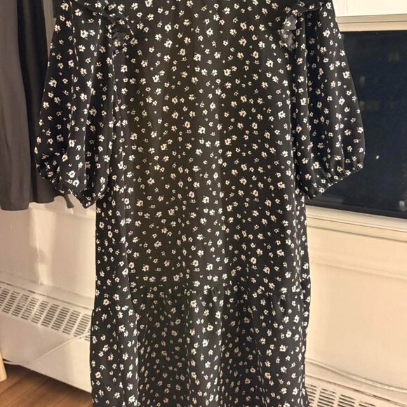 Small black and white floral dress - Picture 1 of 1